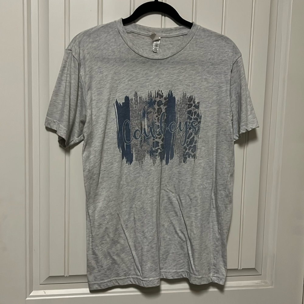 Medium Dallas Cowboys Women’s shirt